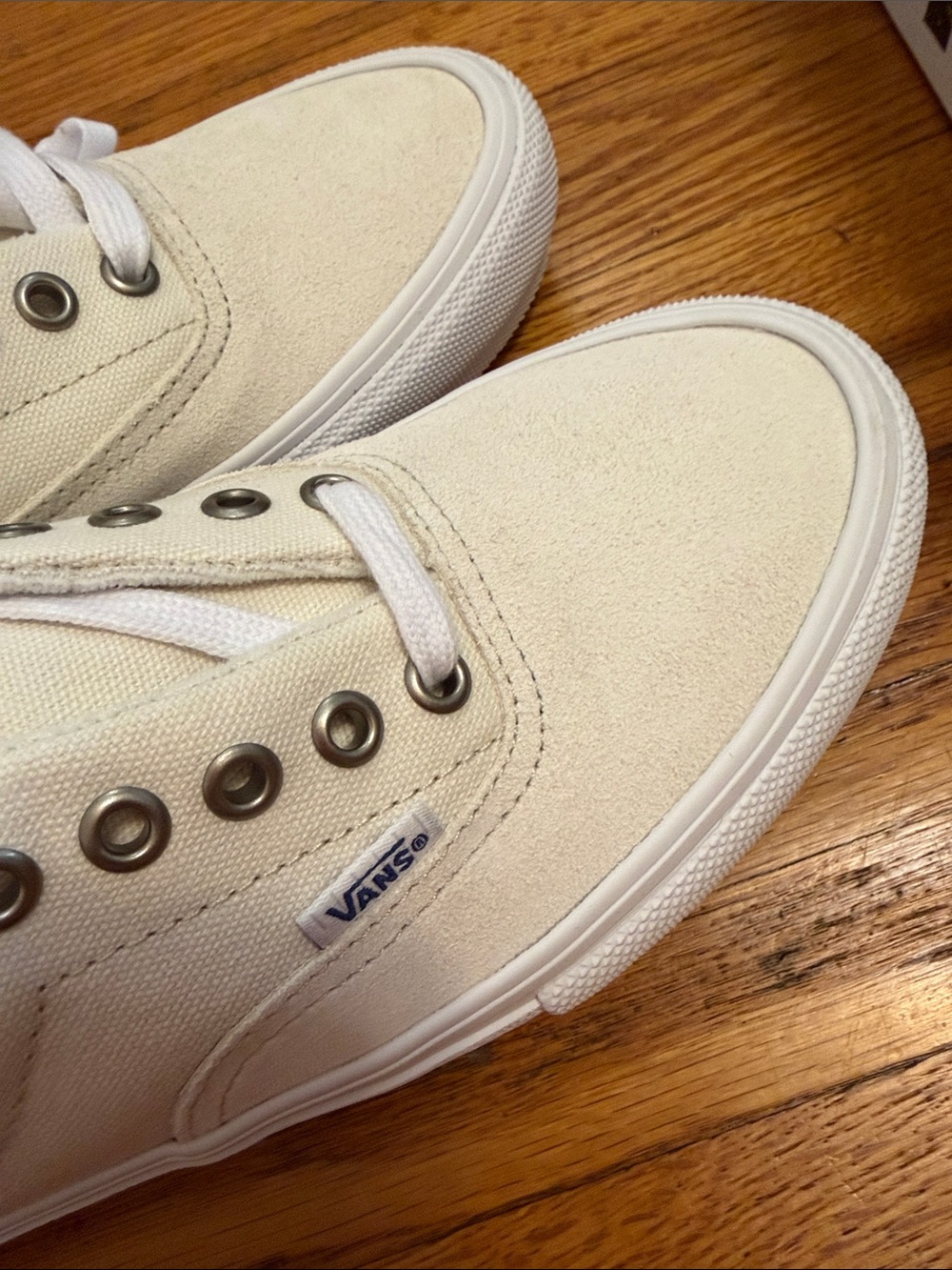 Vans Cream Canvas Low-Top Sneakers - Picture 5 of 6